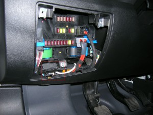 Umístění OBD čtečky v osobním automobilu.