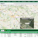 Zobrazení sledování vozidla na mapě, doplněné o seznam dostupných vozidel.