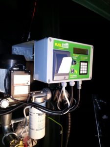 Výdej nafty zařízením Fuelbox vybaveným termickou tiskárnou o šířce papíru 60 mm.